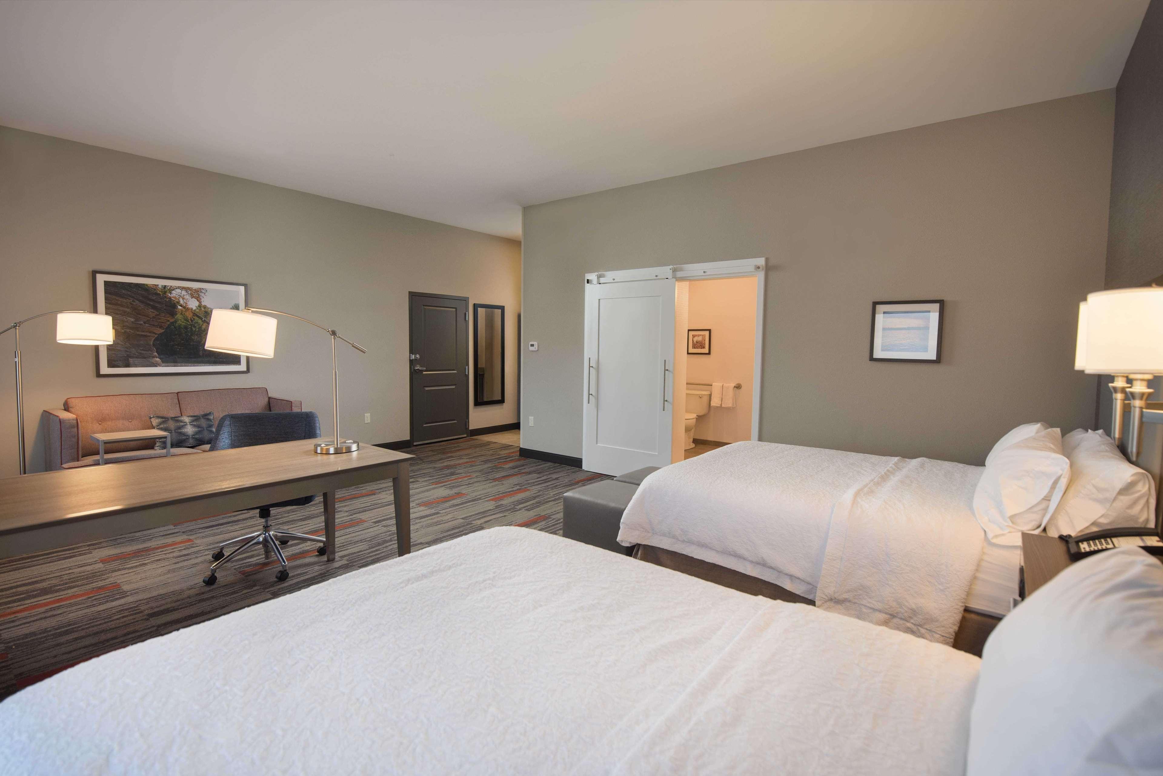 Hampton Inn&Suites at Wisconsin Dells Lake Delton Buitenkant foto