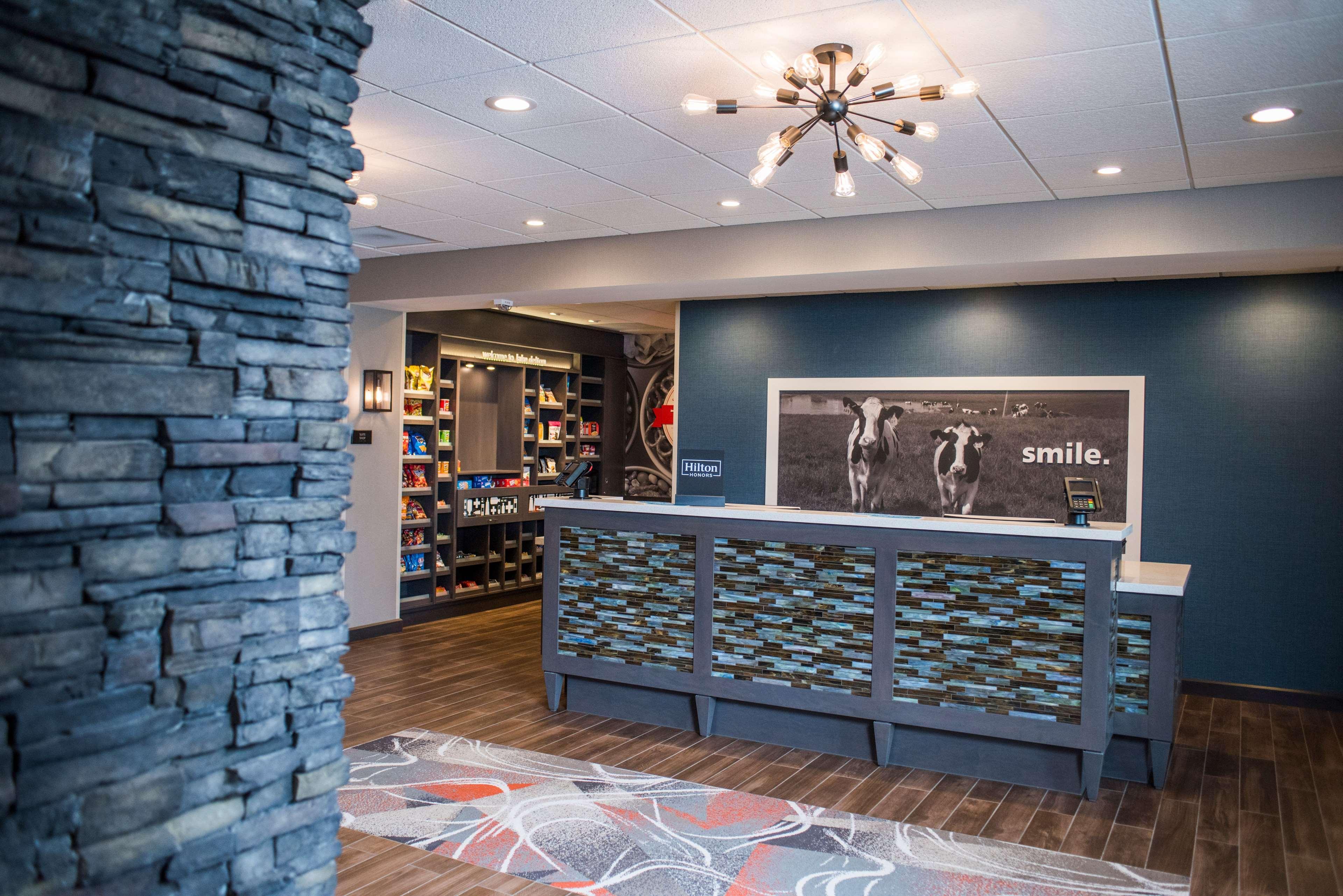 Hampton Inn&Suites at Wisconsin Dells Lake Delton Buitenkant foto