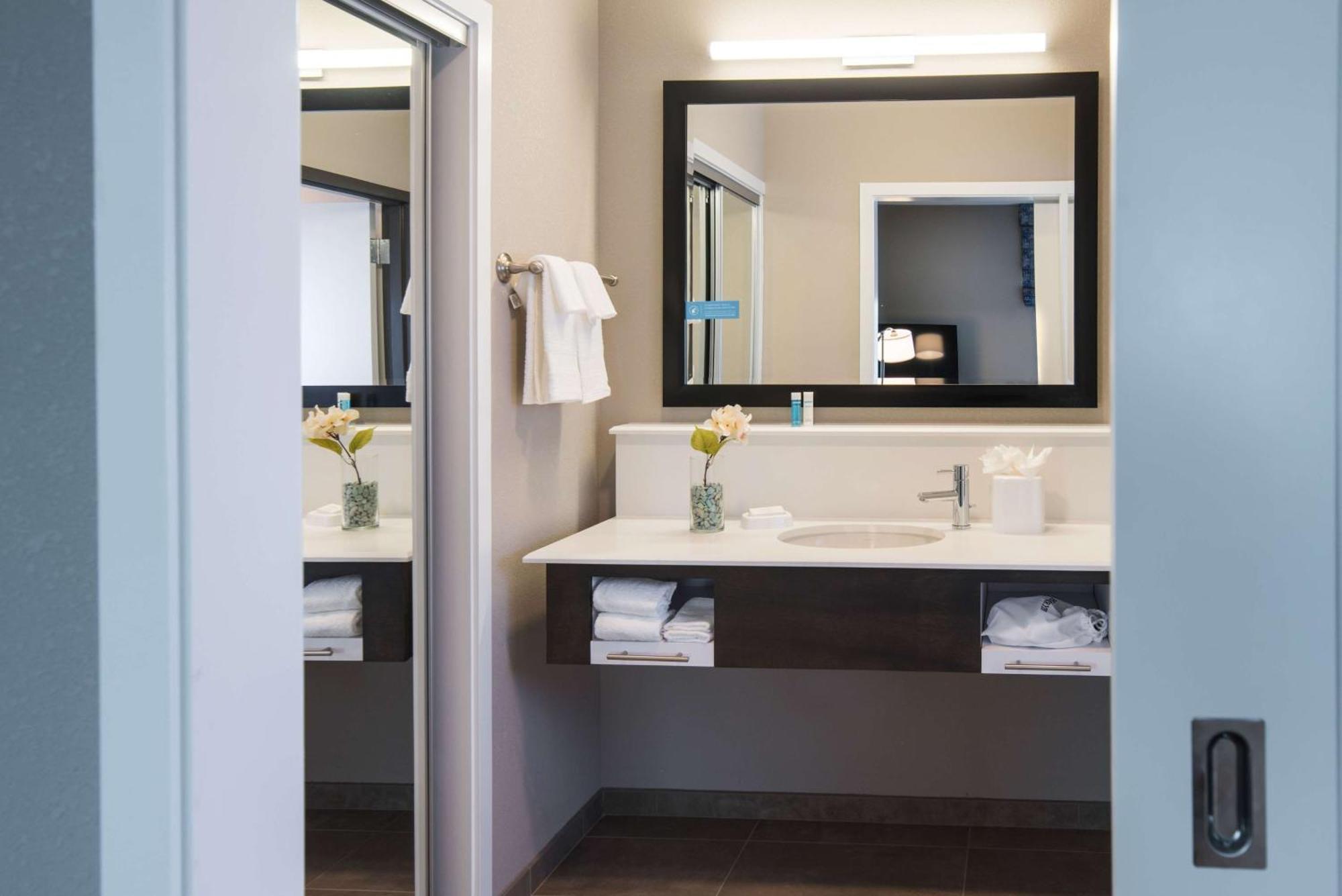 Hampton Inn&Suites at Wisconsin Dells Lake Delton Buitenkant foto