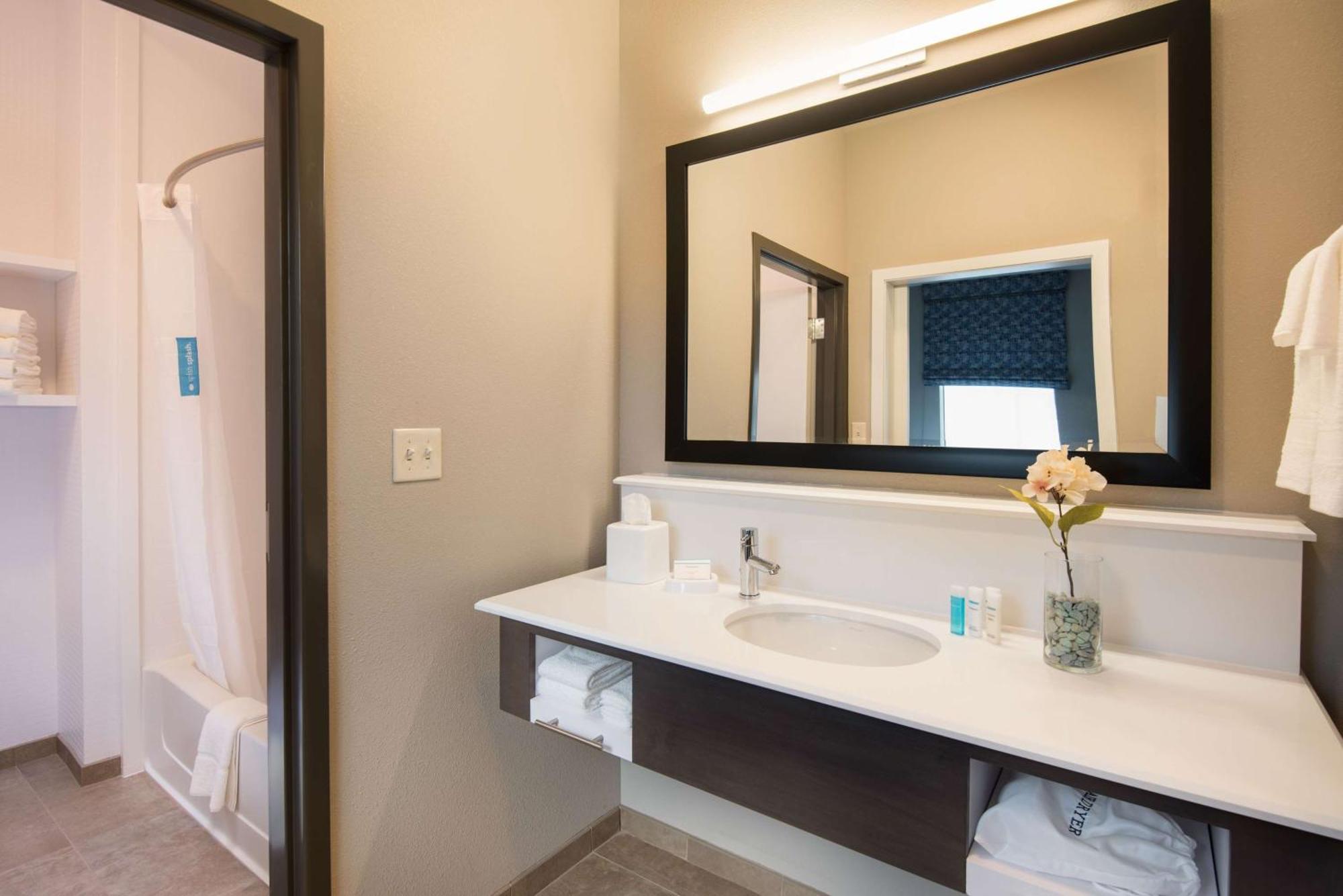 Hampton Inn&Suites at Wisconsin Dells Lake Delton Buitenkant foto