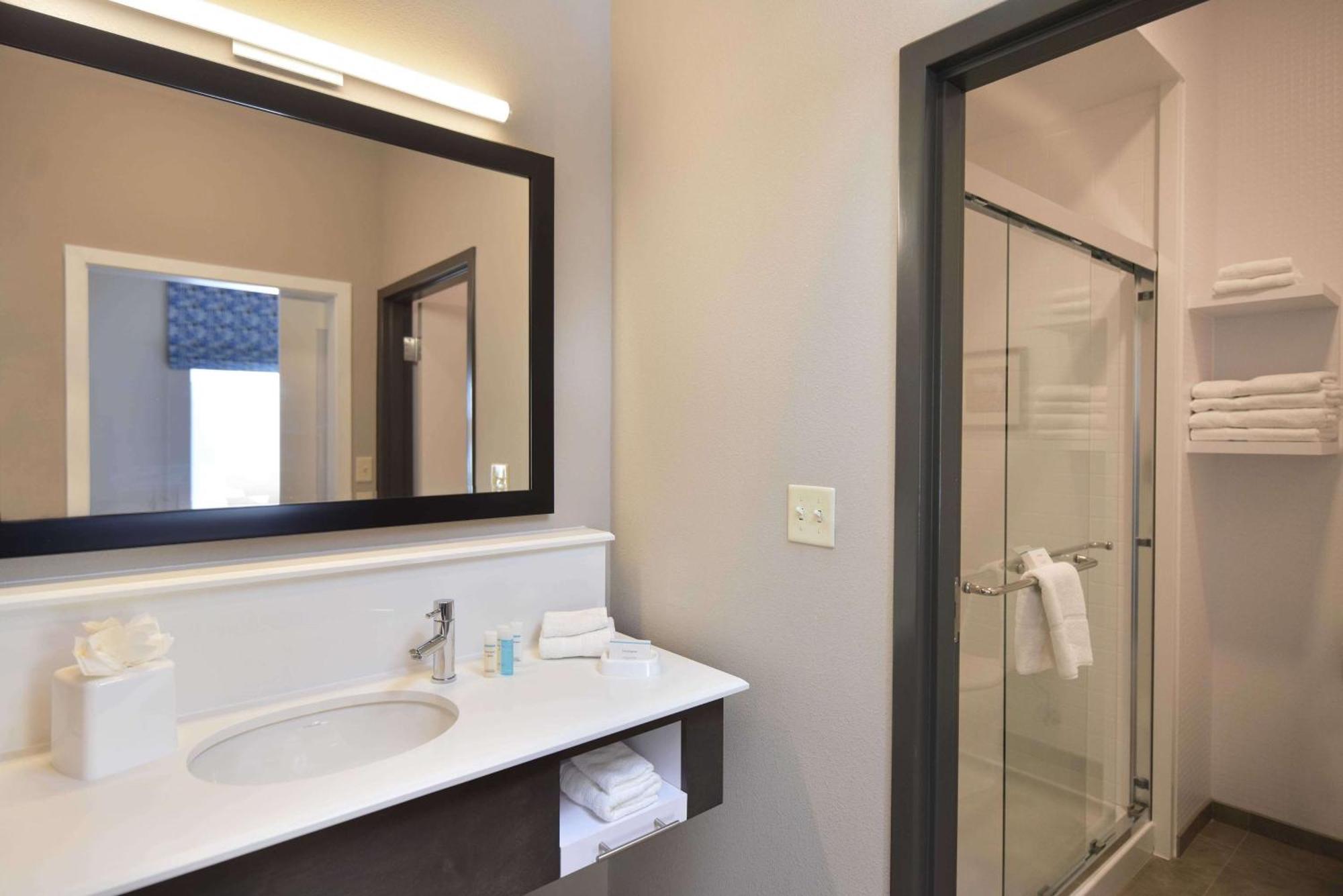 Hampton Inn&Suites at Wisconsin Dells Lake Delton Buitenkant foto