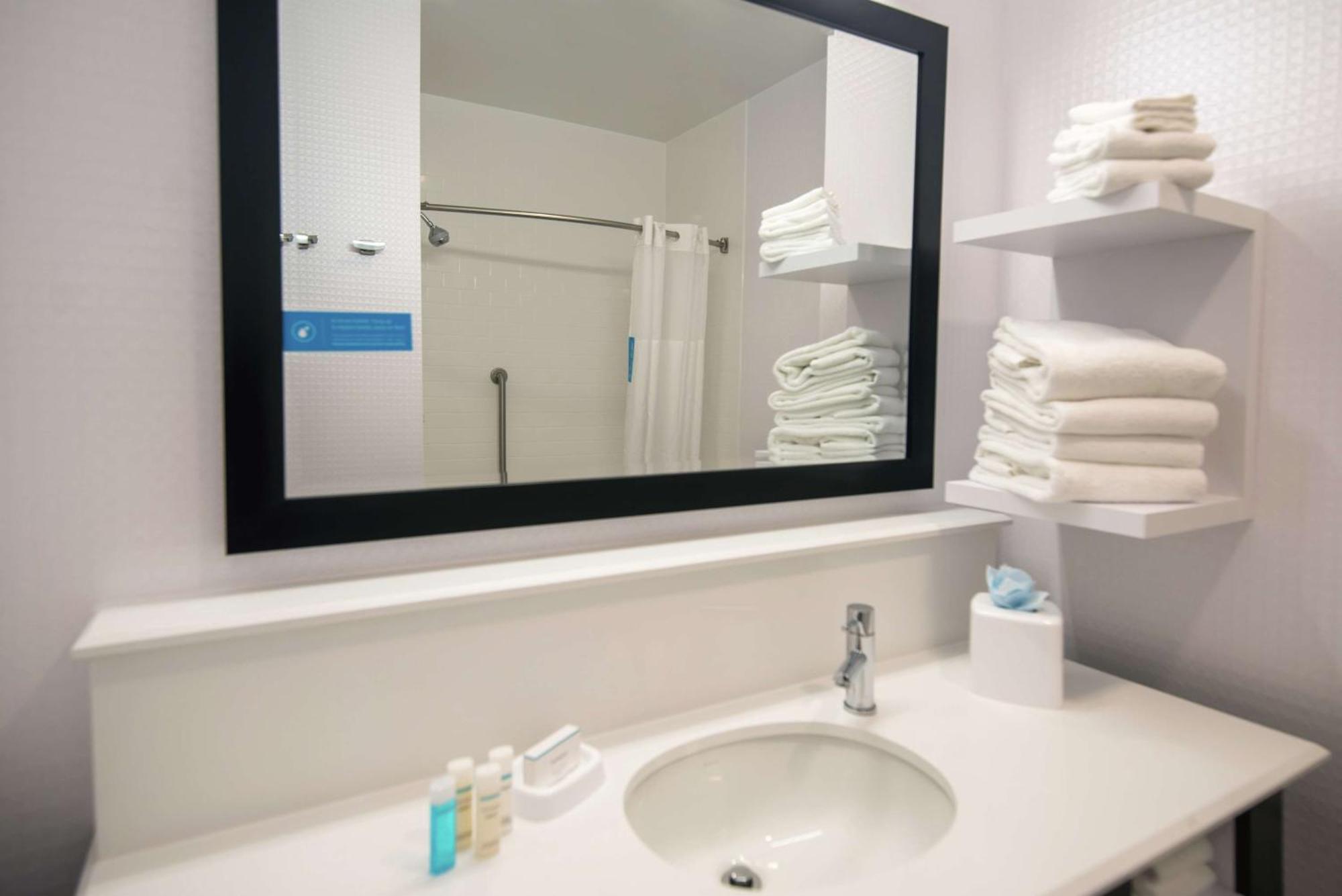 Hampton Inn&Suites at Wisconsin Dells Lake Delton Buitenkant foto